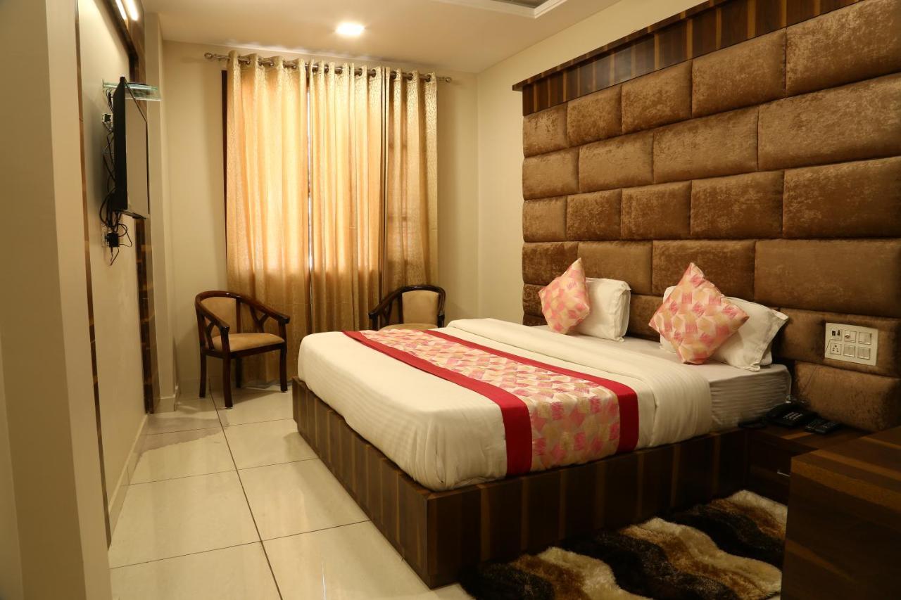 Hotel Kush Ganga - 50 Meter From Har Ki Pauri, Haridvár Kültér fotó